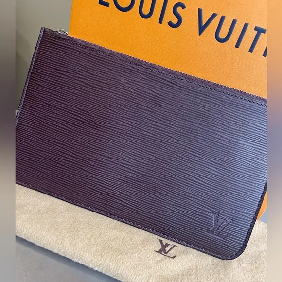 Louis Vuitton Plum Wristlet Clutch - Picture 3 of 12